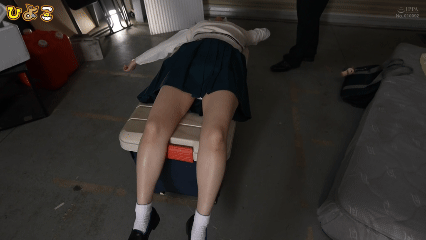 皆瀬あかり 伊織ひなの ゆめ莉りか 大量潮吹き！初々しい制服JC達が 鬼畜オジ達に狙われる