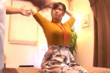 爆乳OL潮吹きSEX!　偽整体で騙され秘部を攻め立てられエロいデカ乳を爆揺らし逝きまくり