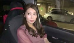 美人奥さんをナンパに成功！旦那以外とは久々の性交にメスの本能を露呈しまくり激逝き潮吹きSEX!